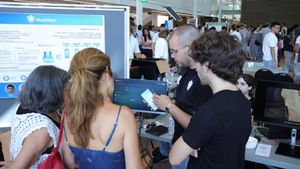 electroday-centenas-de-visitantes-vieram-conhecer-os-projetos-dos-finalistas-da-licenciatura-em-engenharia-eletrotecnica-e-de-computadores