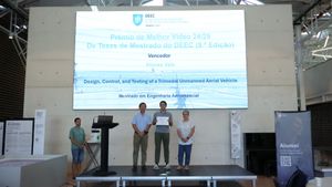 afonso-vale-recebe-premio-de-melhor-video-de-tese-do-deec